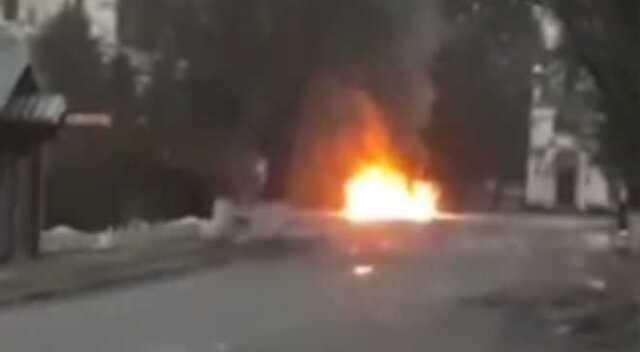 Байрактар влупил по САУ, которая обстреливала населенные пункты: вражеская техника пылает