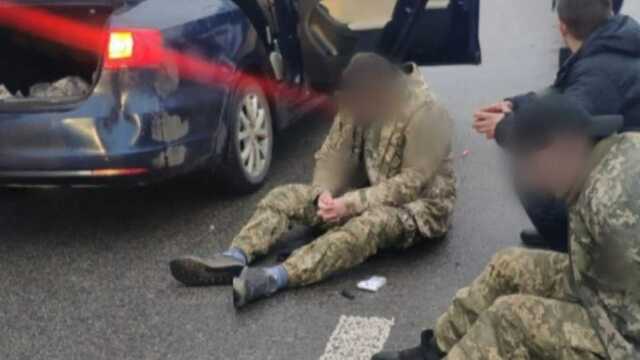 Патрульные в Киеве задержали вооруженных мародеров