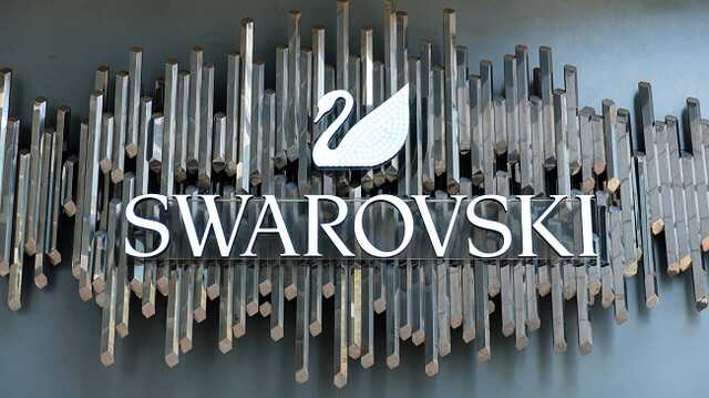 Ювелирная компания Swarovski остановила продажи украшений в России