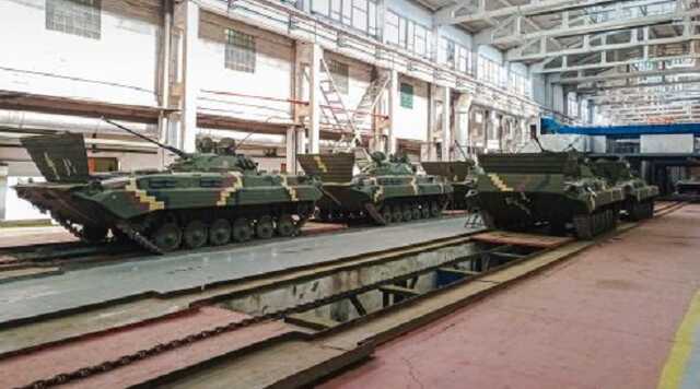 Российские войска попали с неба по Житомирскому бронетанковому заводу