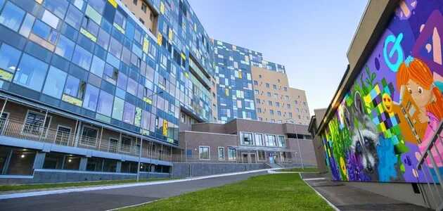 В Киеве силы ПВО сбили над детской больницей "Охматдет" ракету оккупантов