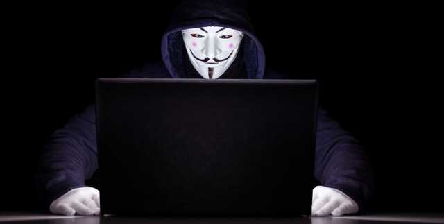 Издевательства в одни ворота: хакеры Anonymous снова "положили" сайт ФСБ