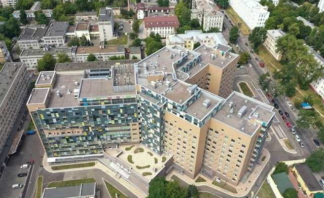 В Киеве над детской больницей "Охматдет" сбили ракету оккупантов