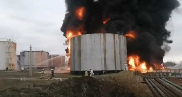 Украинские ракетчики взорвали топливную базу оккупантов в Луганске