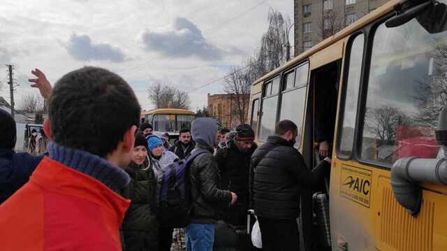 Вторая эвакуационная колонна выехала из Сум: фото с места происшествия