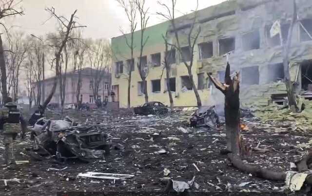 Обстрел роддома и детской больницы в Мариуполе: стало известно о пострадавших