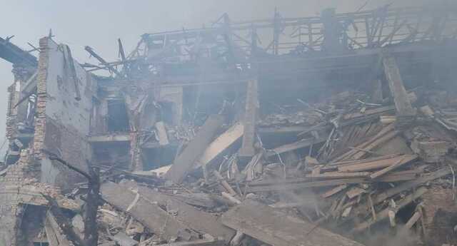 Три авиаудара по Днепру возле жилых домов и детсада: есть погибший