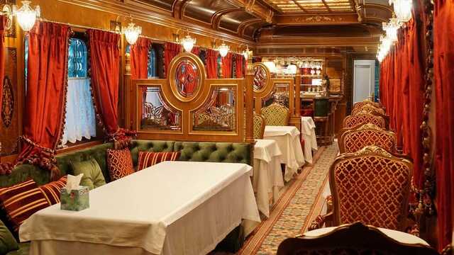 На территории дворца Медведчука обнаружили железнодорожный перрон и вагон-ресторан