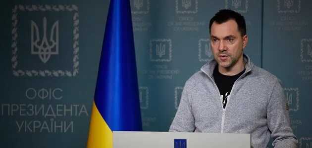 Арестович: ВСУ наносят мощные удары по противнику, "горячими" остаются две точки