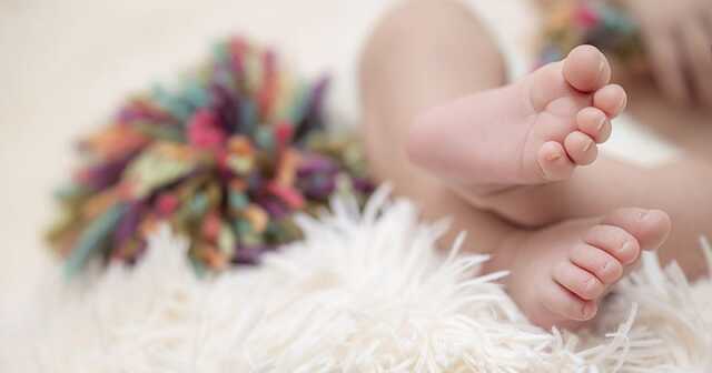 "Мы готовы делать кесарево в подвале". Как работает киевский роддом в условиях войны