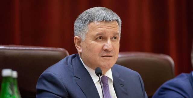 Аваков в прямом эфире спел матерную песню о Путине