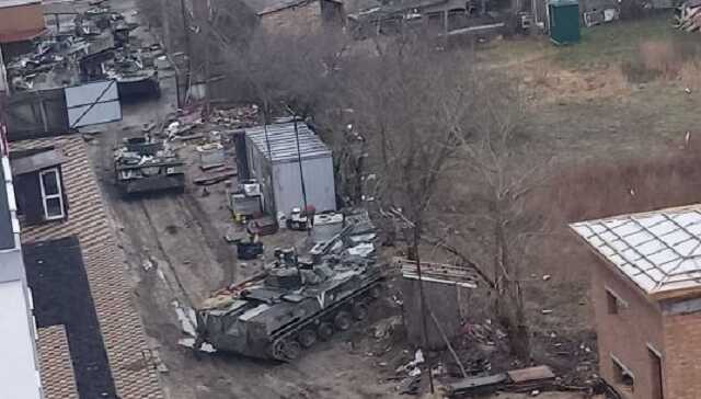 «Нашу огромную группу подперли оккупанты на БТРах, направили молча автоматы»: рассказ жительницы Гостомеля