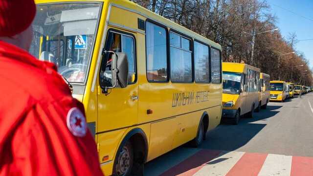 Оккупанты задержали эвакуационную колонну на Сумщине, телефоны у людей отобрали и сожгли