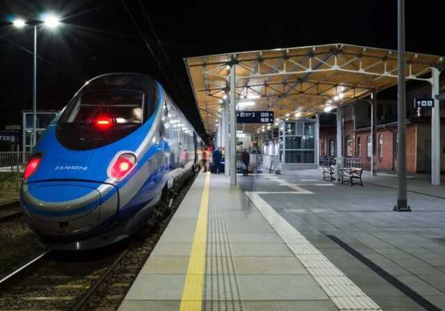 В Польше произошел масштабный сбой в движении поездов: подозревают российских хакеров