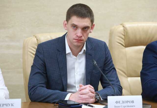 Я не знаю примеров, когда во время войны врагу обменивают его военных — Бутусов