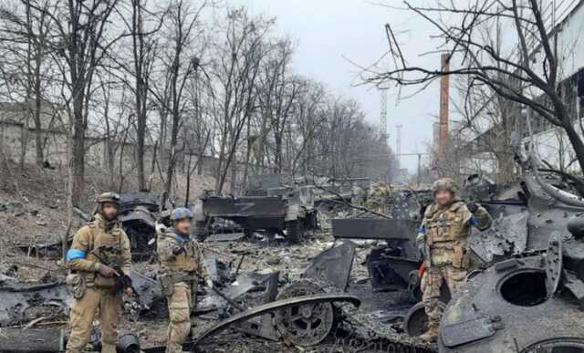 Бои за Мариуполь продолжаются: "Азов" уничтожил еще 4 танка и роту пехоты оккупантов