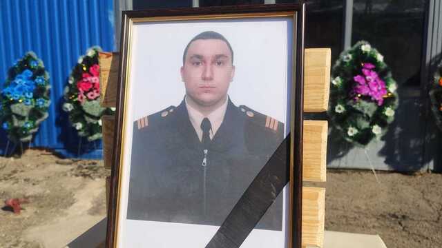 В Харькове простились со спасателем Александром Подольским, который тушил пожар на "Барабашово"