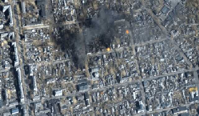 Російські літаки скидають бомби на Маріуполь кожні 15 хвилин, – "Азов"