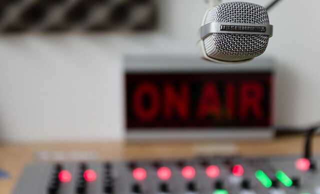 Будет звучать вся оперативная информация: в Польше создали украиноязычное радио