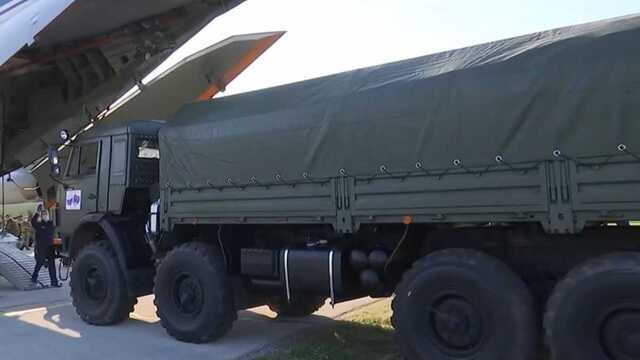 Россияне готовятся свозить в Бердянск боеприпасы под видом "гуманитарки"