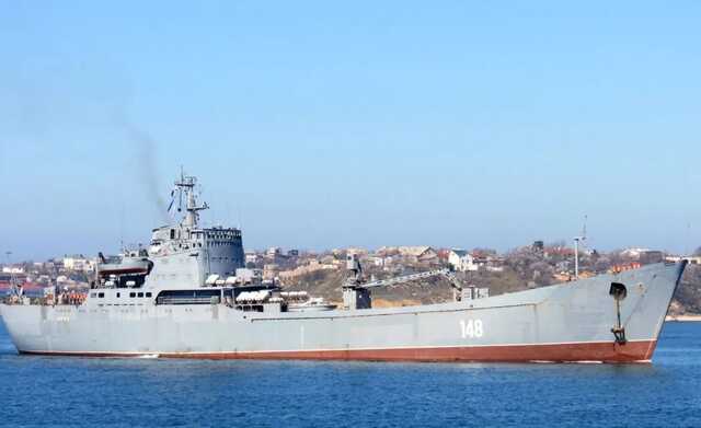 Уничтоженный возле Бердянска российский десантный корабль "Орск" участвовал в оккупации Крыма