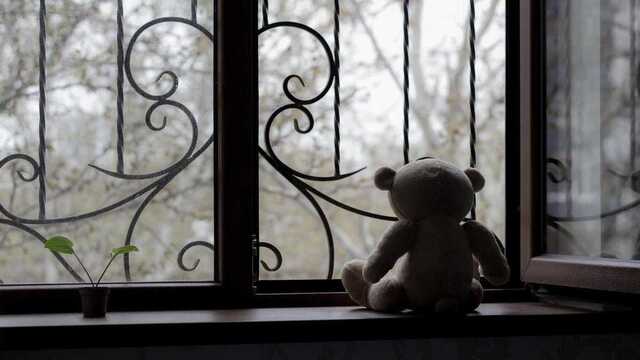 За месяц войны в Украине погибло 128 детей