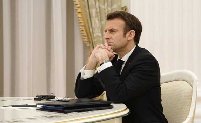 Французские компании должны сами решать, работать ли в России, – Макрон