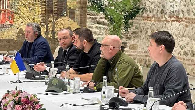 Чалый: Украина не будет входить в военные блоки, если гарантии безопасности заработают