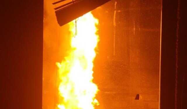 Из-за вражеских обстрелов в Харькове поврежден газопровод, вспыхнул сильный пожар