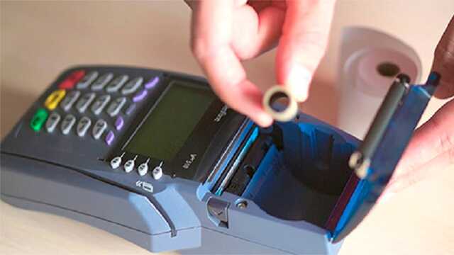 В России из-за нехватки бумаги хотят отказаться от бумажных чеков