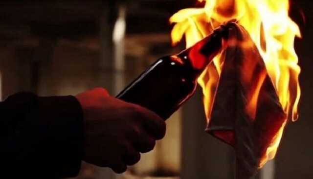 В Покрове кинули коктейль Молотова в бомбоубежище, где находились люди