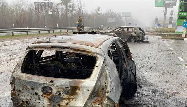 Жуткие фото сожженных, расстрелянных, замученных людей российскими военными преступниками в пригородах Киева