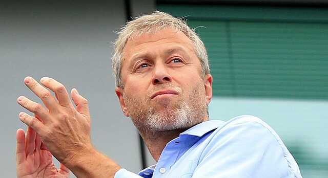 СМИ: Абрамович вынужден клянчить деньги у друзей на оплату прислуги