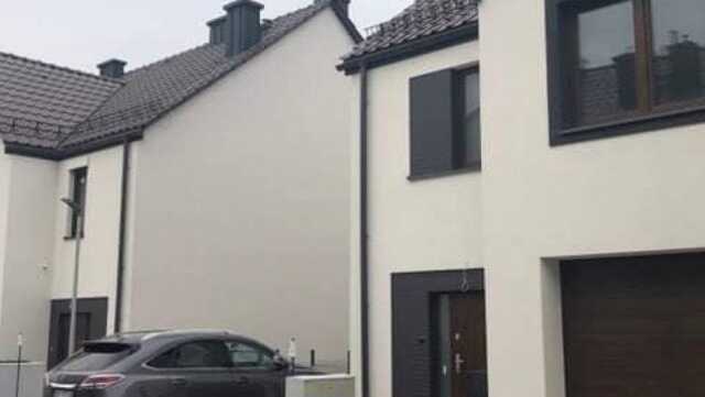 У Польщі підприємець замість продати віддав житловий масив для біженців з України