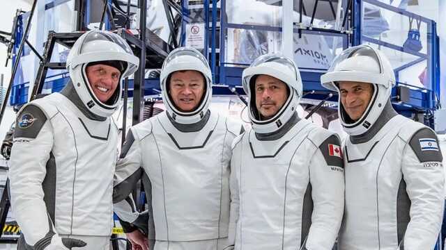 Компания Маска отправила на МКС первый полностью коммерческий рейс