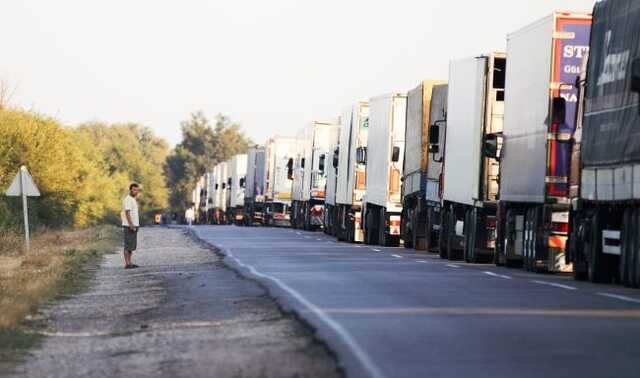 ЕС обязал фуры из России и Беларуси выехать до 16 апреля