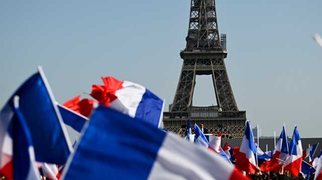 Во Франции начались протесты после объявления результатов первого тура президентских выборов