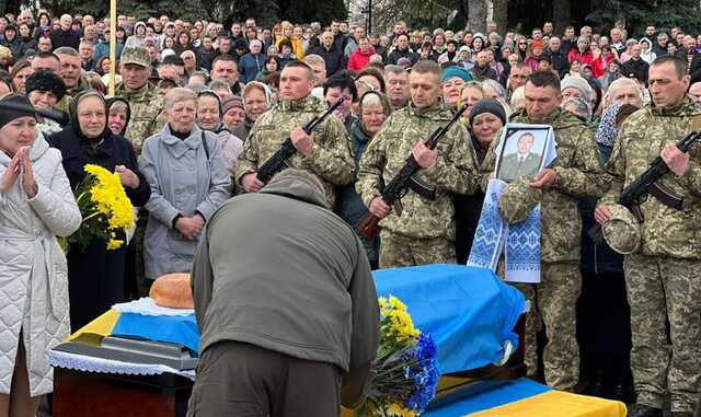 В Ровненской области простились с героями Виталием Прокопчуком и Олегом Савицким
