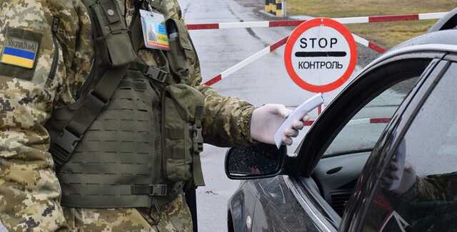 Нардепы хотят обязать мужчин вернуться в Украину во время войны. Иначе тюрьма