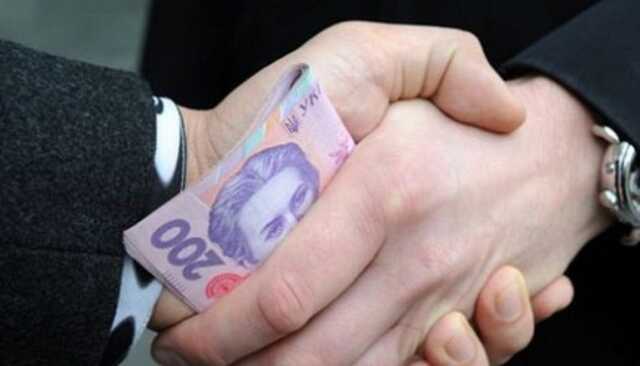 Во Львове на взятке поймали железнодорожника