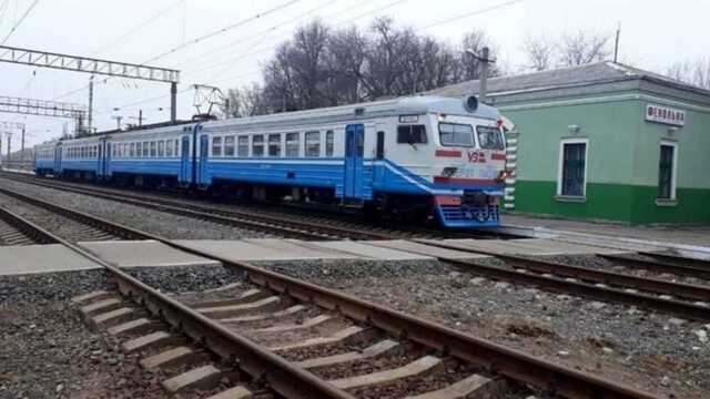 Ночью россияне обстреляли железнодорожную станцию в Центре Украины