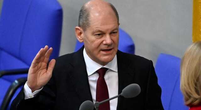 Шольц заявил, что пока не планирует визит в Украину