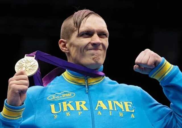 Усик кардинально сменил образ и показал фото