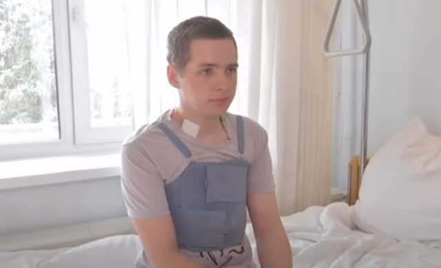 Украинский военный два дня шел по лесу с пулей в сердце и выжил