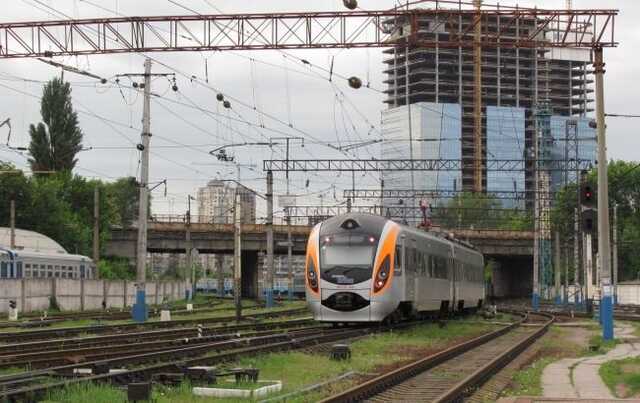 Укрзализныце передали 15 станций спутникового интернета StarLink