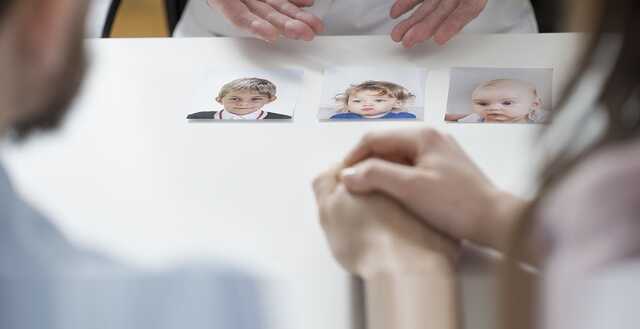 Росіяни можуть незаконно "всиновлювати" вивезених з України дітей, - МЗС