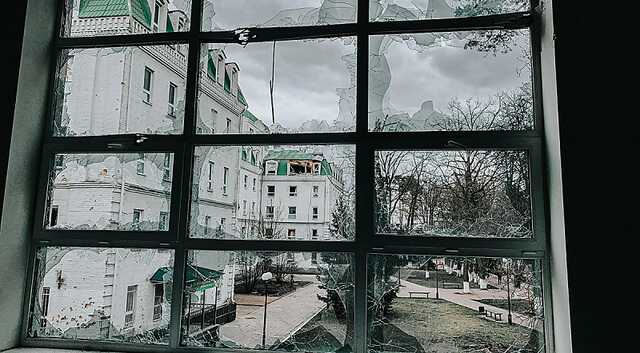 За две недели волонтеры из Киева очистили почти весь Ирпень от завалов