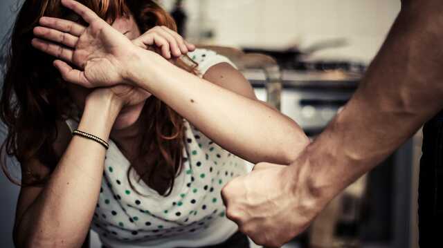 У Вінниці затримали п’яного чоловіка, який знущався зі своєї вагітної дружини та дитини