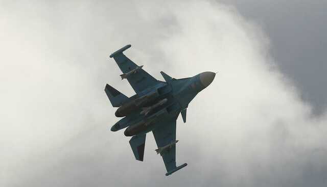 Украинские пограничники показали, что осталось от российского СУ-34, бомбившего Чернигов