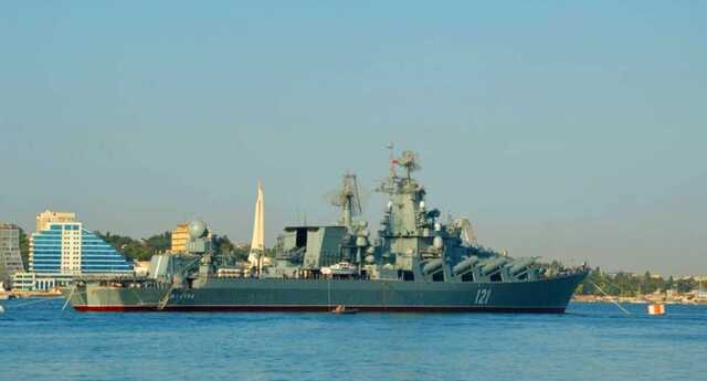 Из "Москвы" в Севастополь доставили 14 моряков: судьба остальных 496 неизвестна